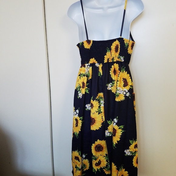 🌻Navy Blue Sunflower Sundress - Picture 2 of 3